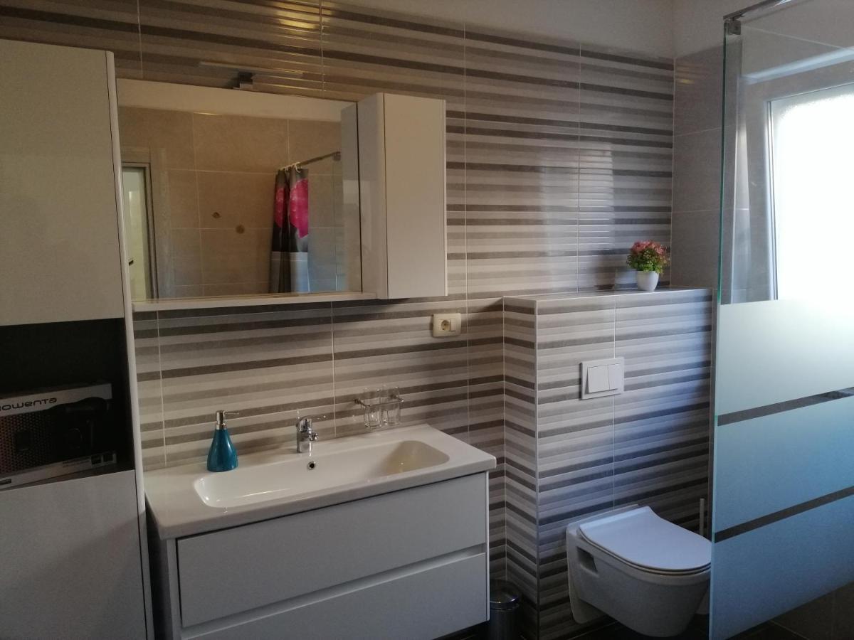 Vila Veronika 2 Pula Ngoại thất bức ảnh
